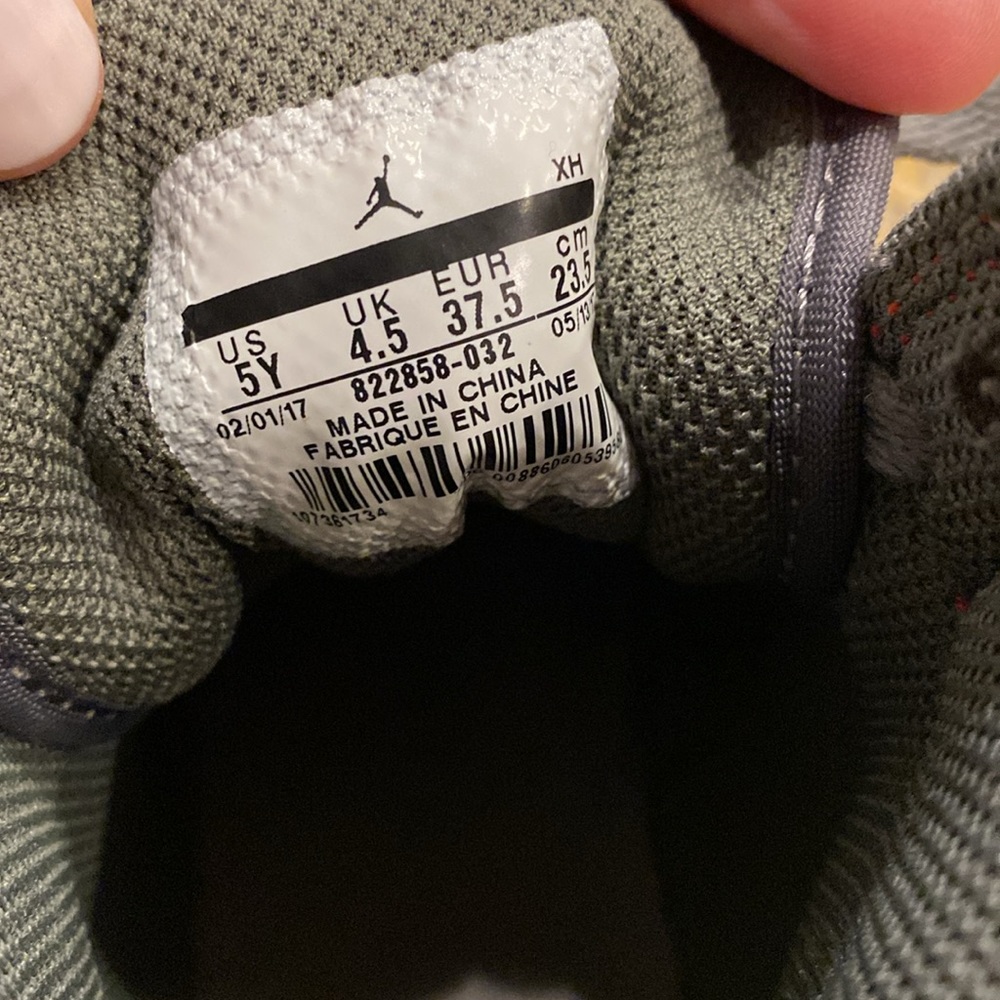 Air Jordan 1 mid sneakers - red suede and gray camouflage - Picture 8 of 8